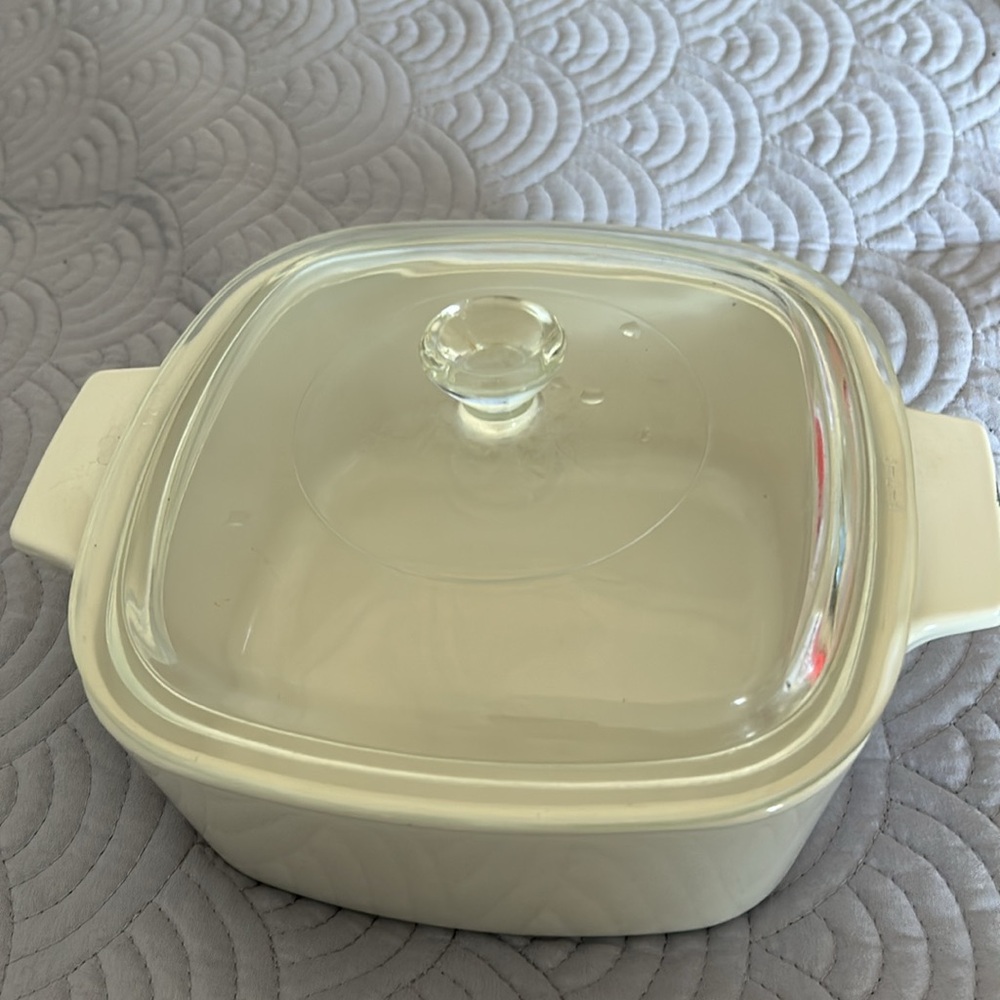 CorningWare Classic White Serveware. 2L A-2-B
